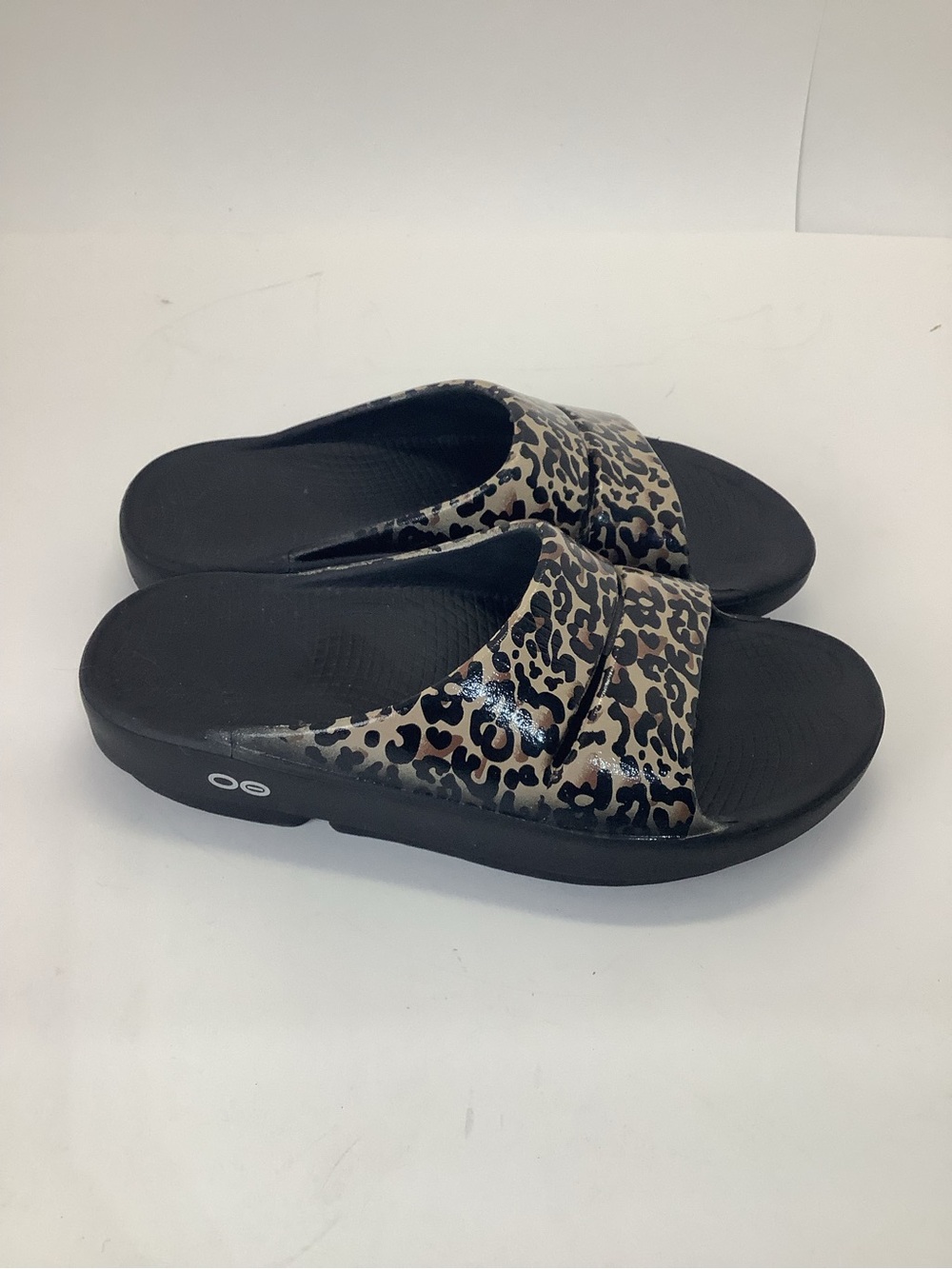 OOFOS OOahh Women's Leopard Print Recovery Slide Sandals size 7